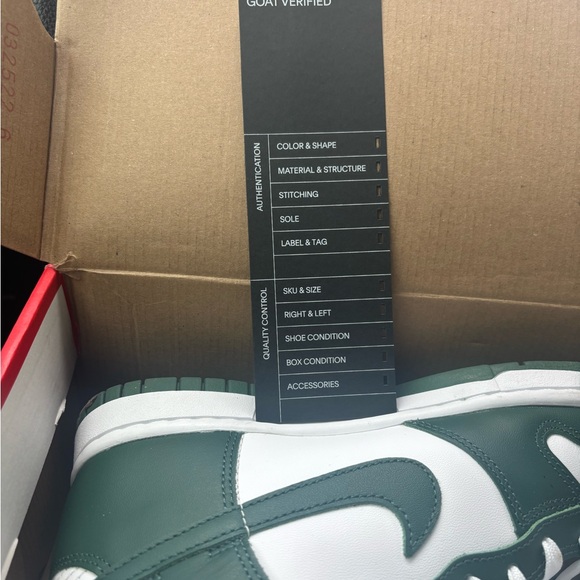 Nike Dunk High Retro - Picture 2 of 3